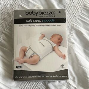Baby Brezza NWT Safe Sleep Swaddle gray white 0-6 months